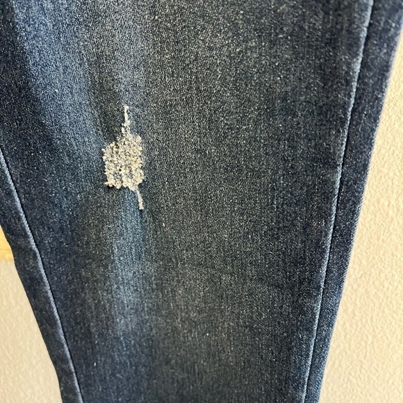 CG Women’s NEW Distressed stretch Jeans Size 16 - Picture 3 of 13
